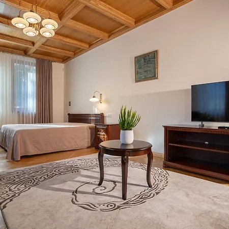 Guest house Uzkanaves 15 *