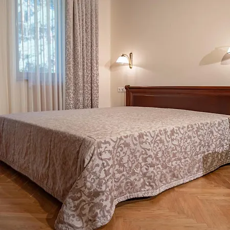 Guest house Uzkanaves 15 *