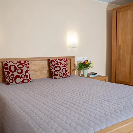 Guest house Uzkanaves 15 *